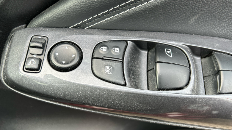 Nissan Juke 1.0 DiG-T 114 N-Connecta 5dr Petrol Hatchback